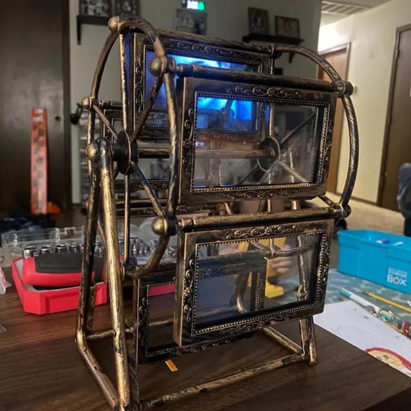 360° Rotating Vintage Ferris Wheel Rotating Photo Frame